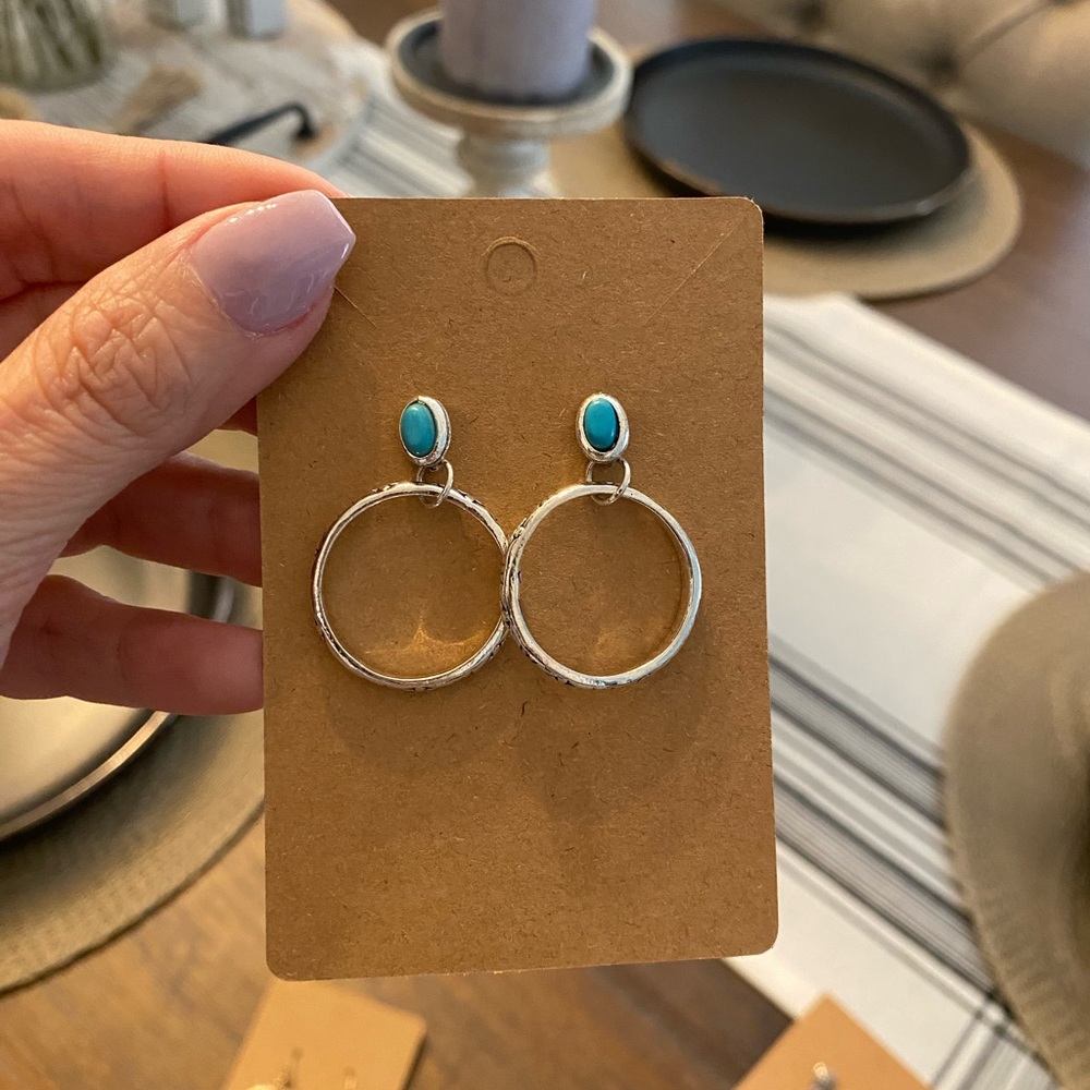 Elegant Gold and Silver Earrings bundle - Picture 4 of 8
